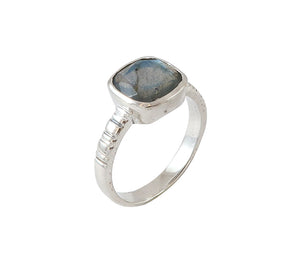 Sterling Silver Labradorite Ring