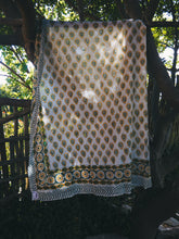 Load image into Gallery viewer, Lungi: Dreamy Africa (sarong)
